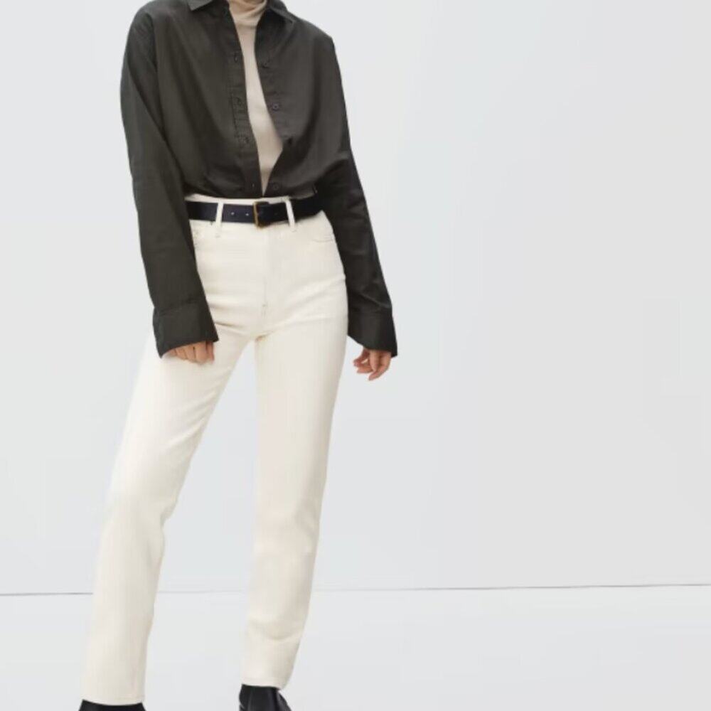 Everlane Original Cheeky Jean in Ecru